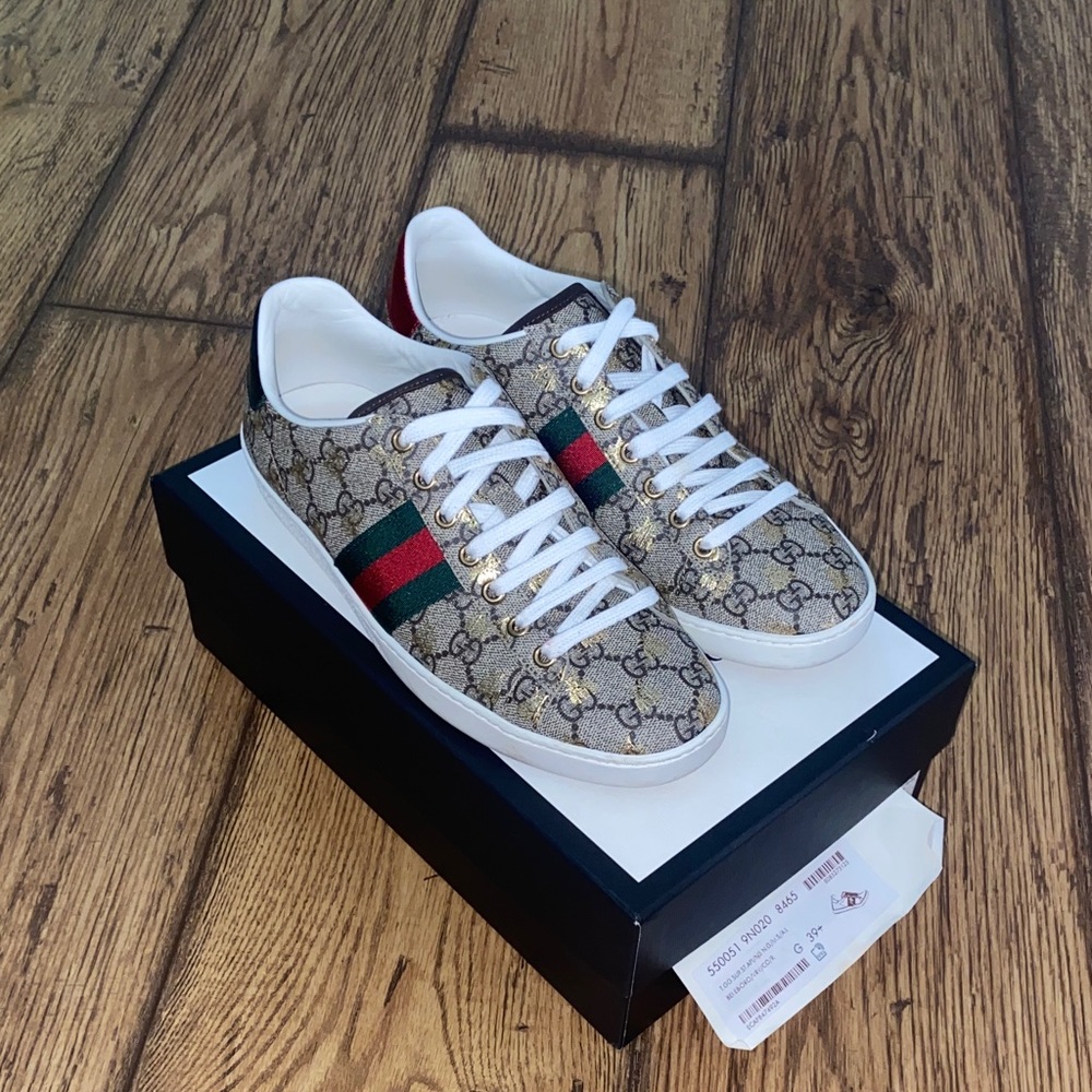 Gucci Beige Monogram Sneakers with Red and Green Accents - Picture 2 of 6